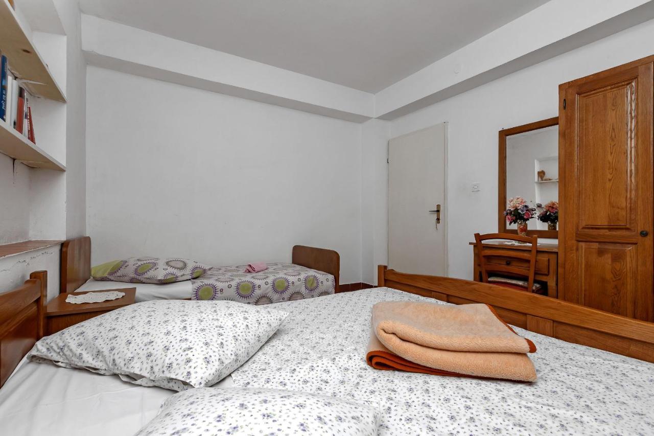 Apartments Milivoj Bogomolje エクステリア 写真