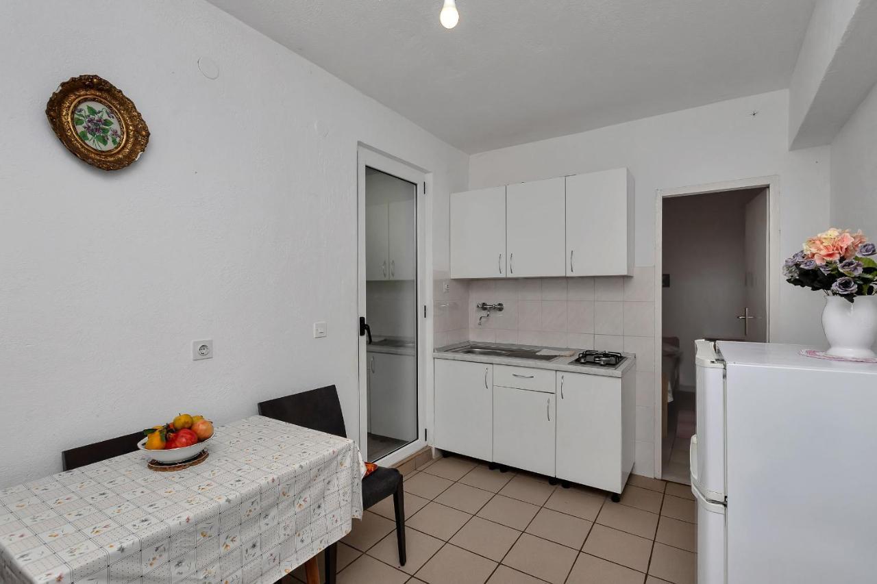 Apartments Milivoj Bogomolje エクステリア 写真
