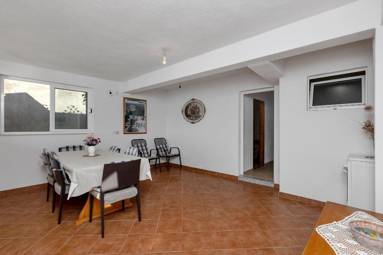 Apartments Milivoj Bogomolje エクステリア 写真