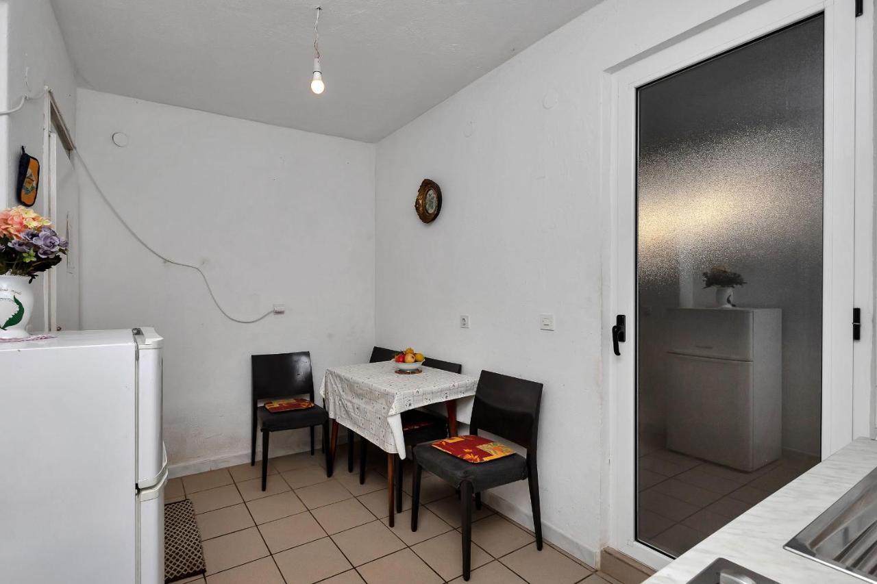 Apartments Milivoj Bogomolje エクステリア 写真
