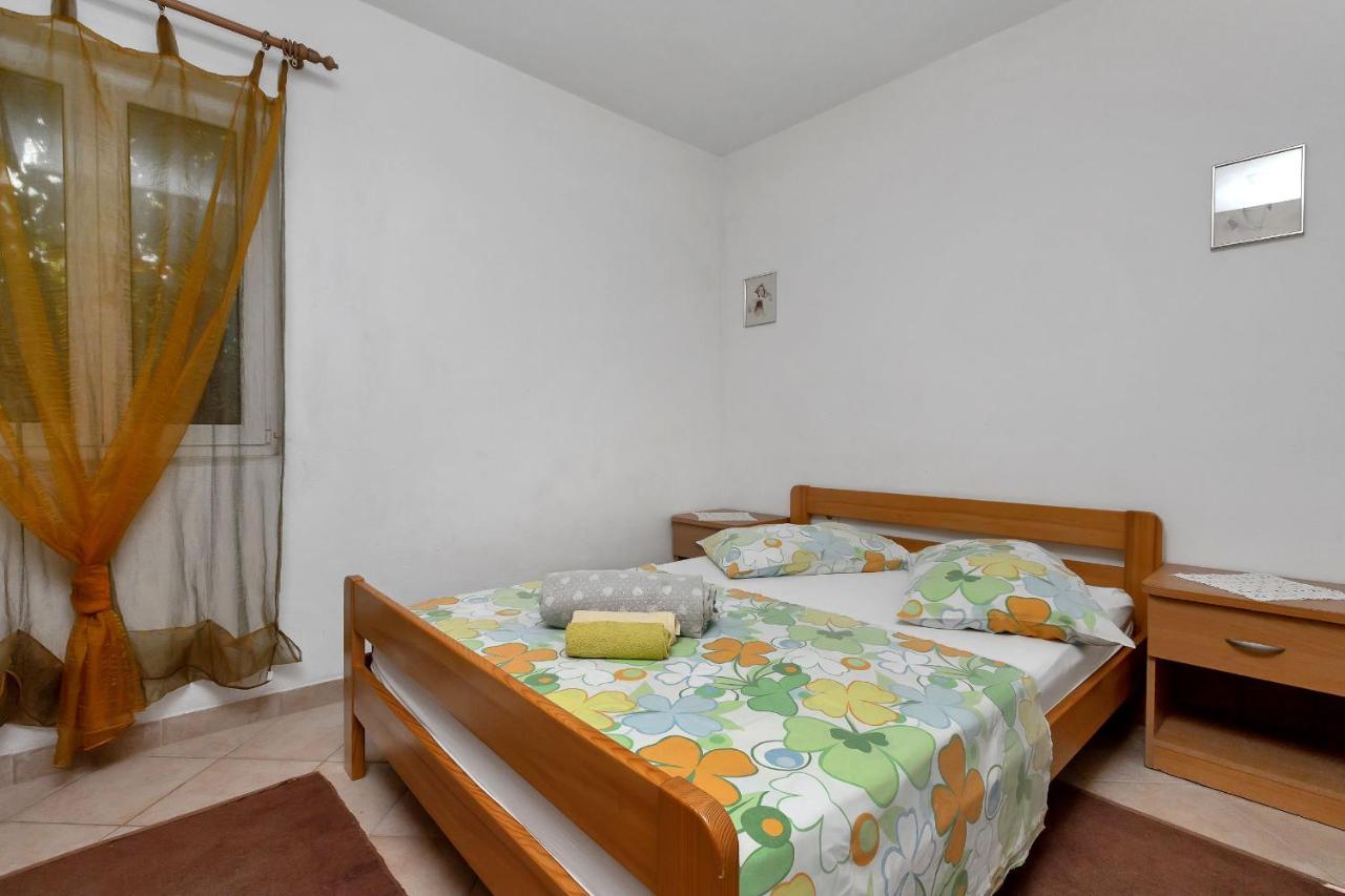 Apartments Milivoj Bogomolje エクステリア 写真