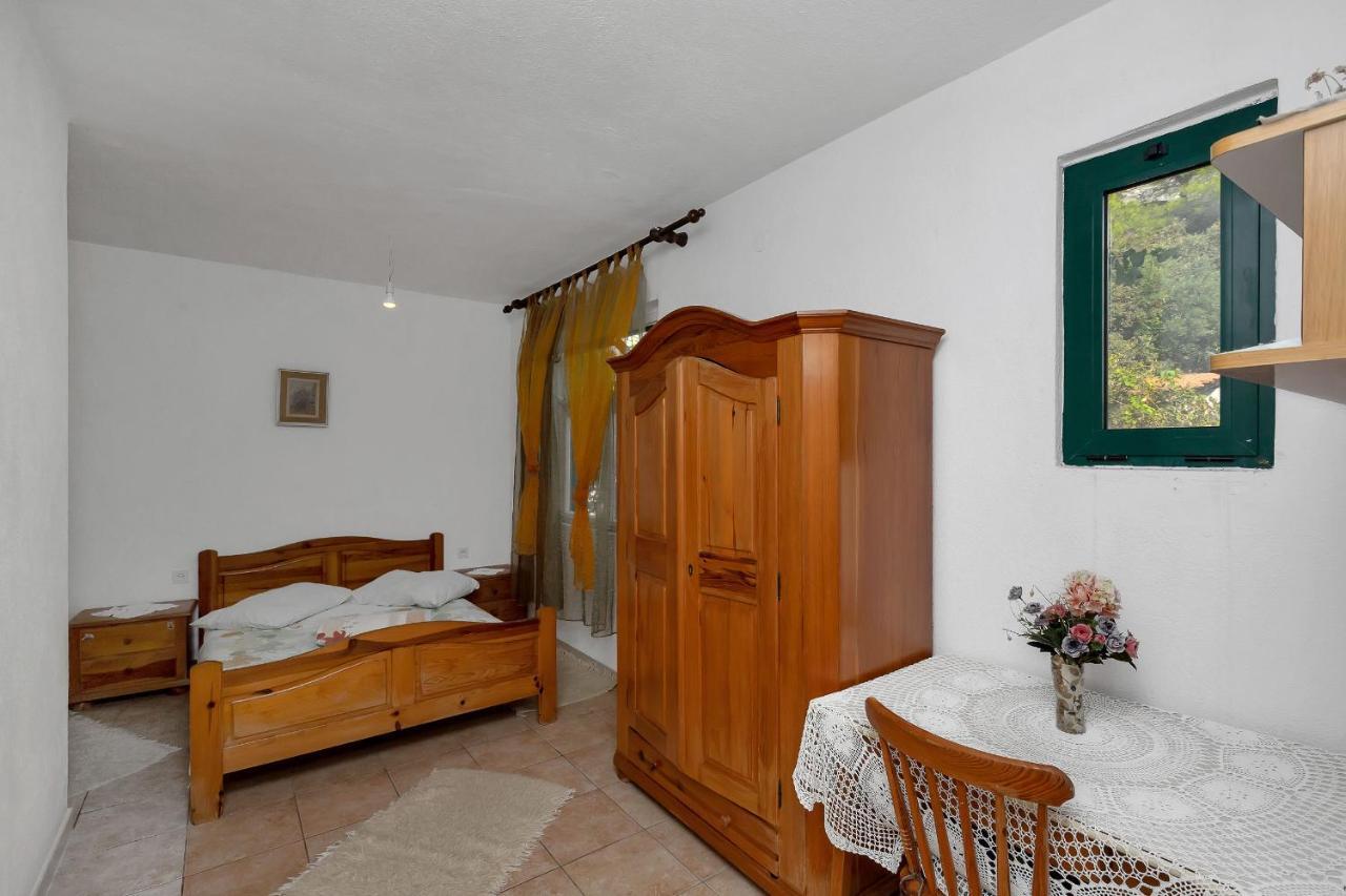 Apartments Milivoj Bogomolje エクステリア 写真