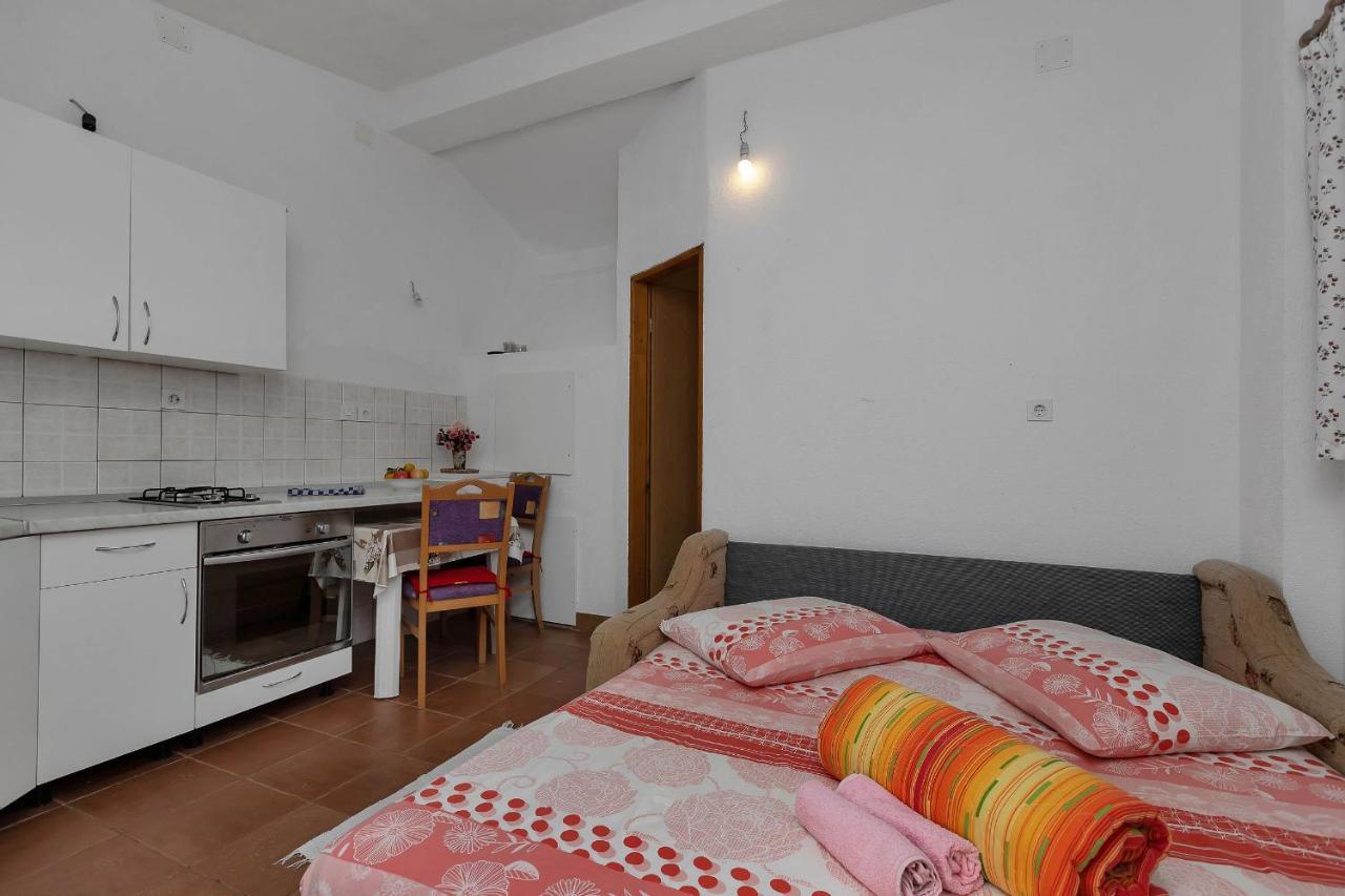 Apartments Milivoj Bogomolje エクステリア 写真
