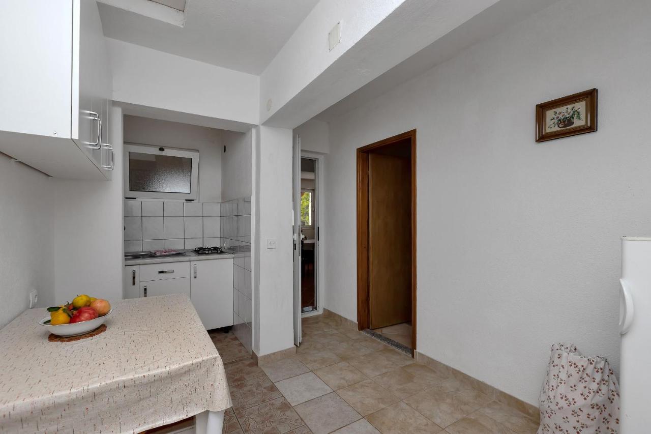Apartments Milivoj Bogomolje エクステリア 写真